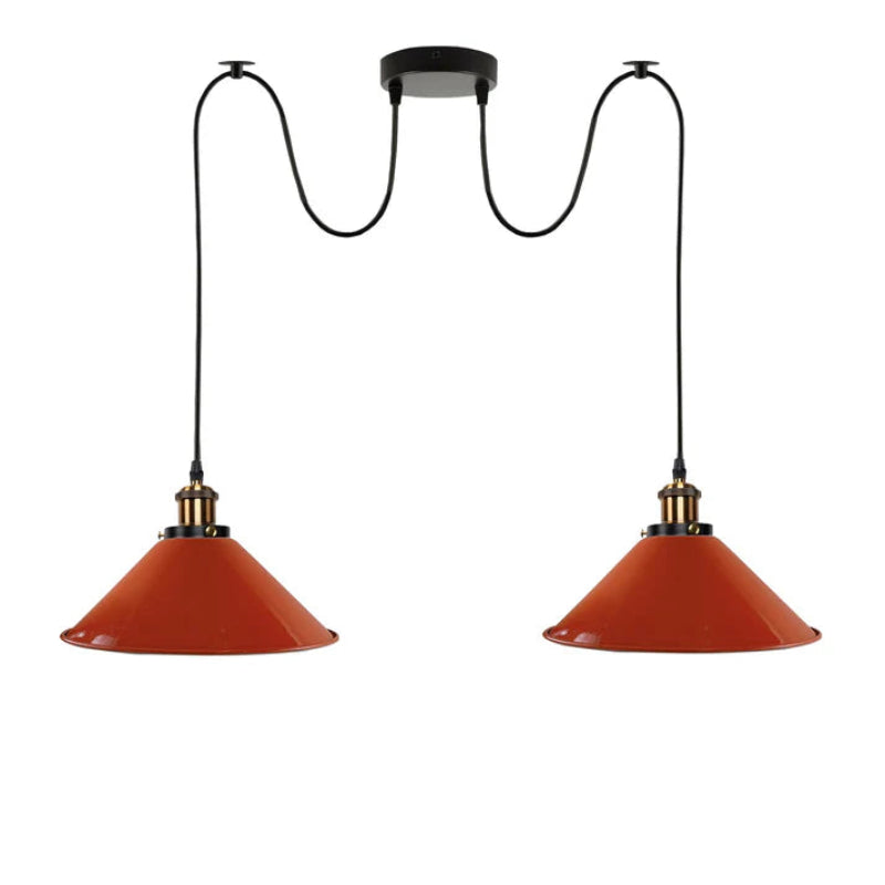 Industrie-Pendelleuchte im Spinnenstil, orange lackiertes Metall, zwei E27-Lichtquellen – ideal für Esszimmer oder Loft.