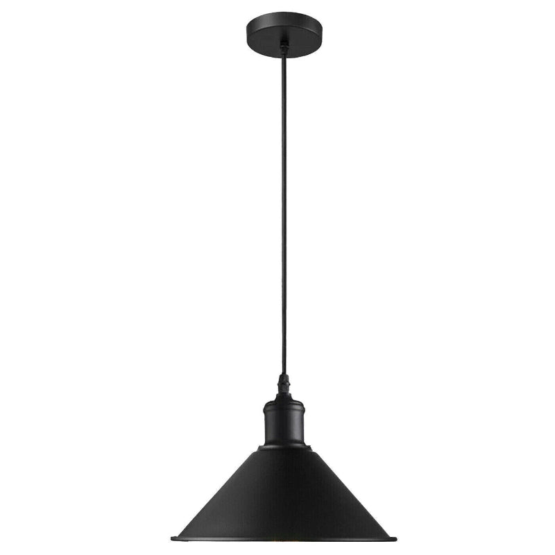 Industrial-Kegel-Hängeleuchte in mattem Schwarz – minimalistisches Design trifft auf moderne Eleganz.


