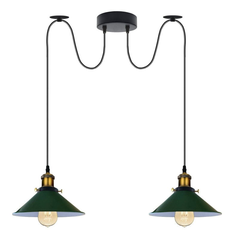 Stylische Kinderzimmerlampe in Spider-Design, 2-flammig, aus grün lackiertem Metall mit E27-Fassungen.