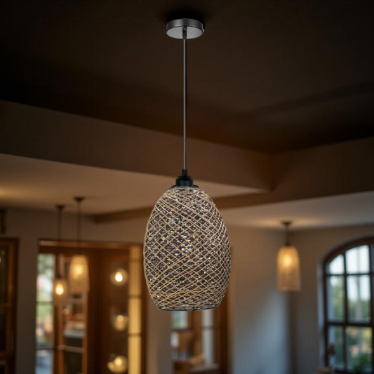 Runde Rattan Pendellampe in Naturfarben mit E27 Fassung.