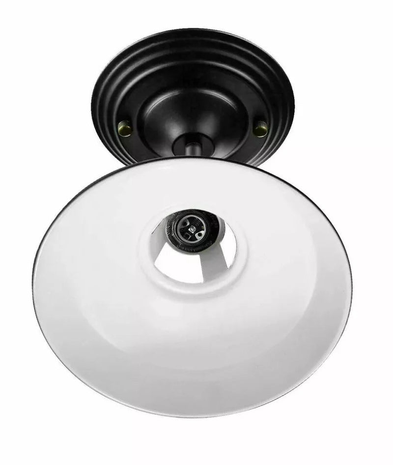 Robuster industrieller Lampenschirm aus schwarzem Metall