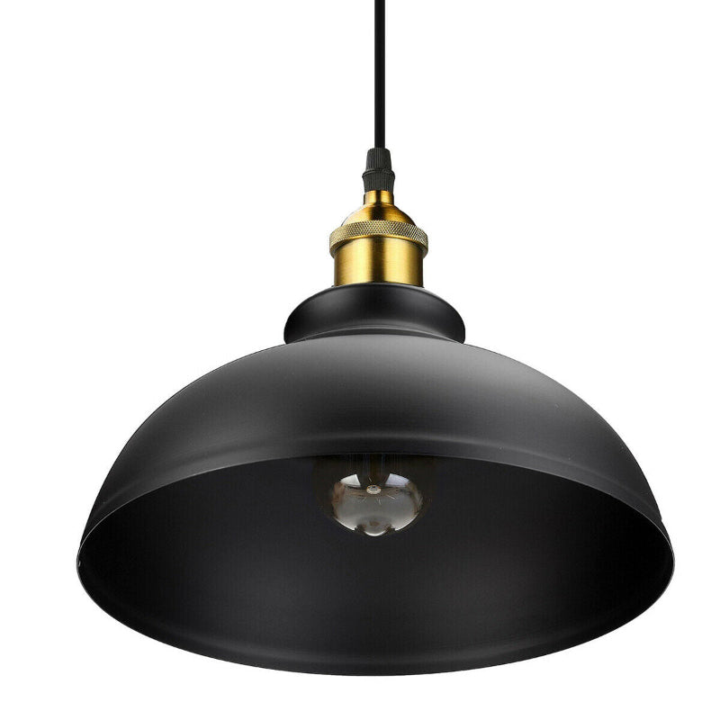 Moderne schwarze Hängelampe ideal für die Küche