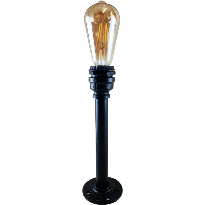 Moderne Deckenlampe im Schlafzimmer, hell beleuchtet.